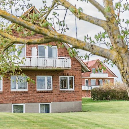 Straendhus Bed&Breakfast Hasselberg  Экстерьер фото
